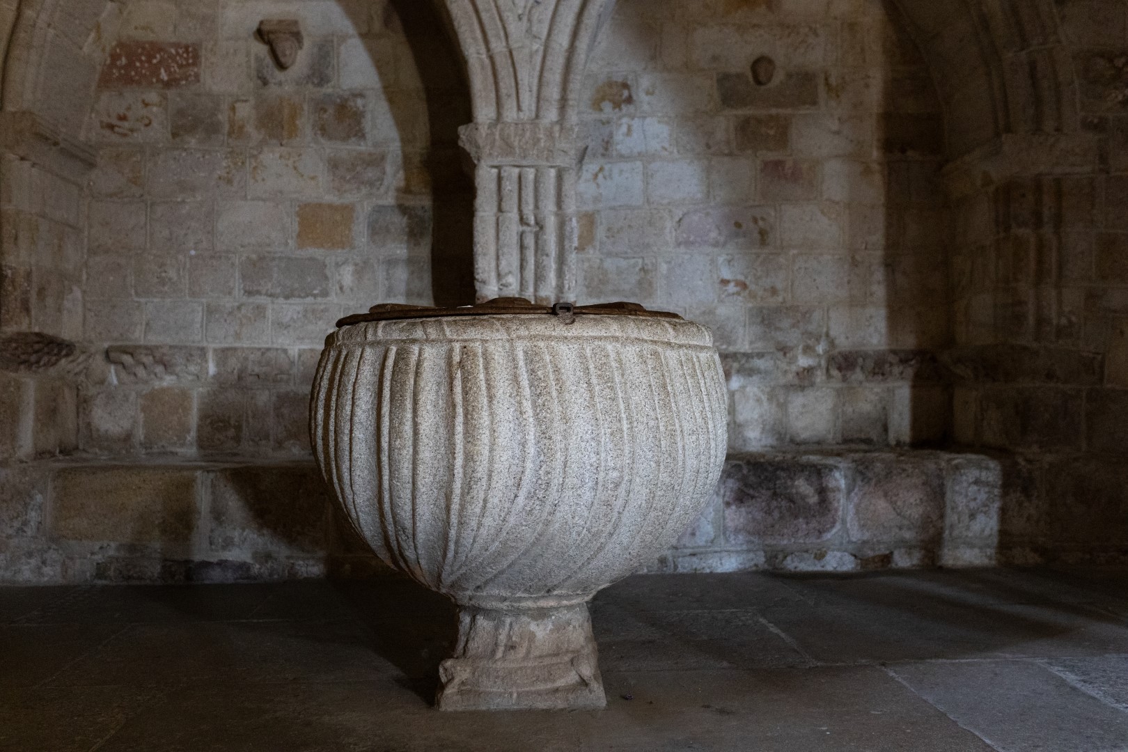 Pila bautismal, Iglesia de San Cipriano, Zamora