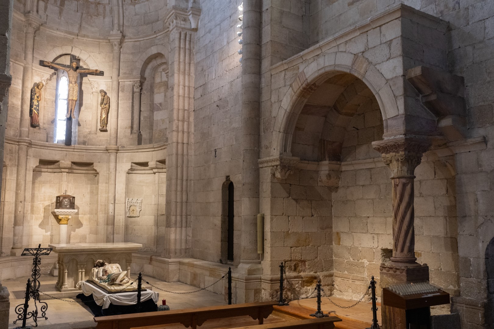 Cristo yacente en la iglesia de Santa Maria Magdalena, Zamora