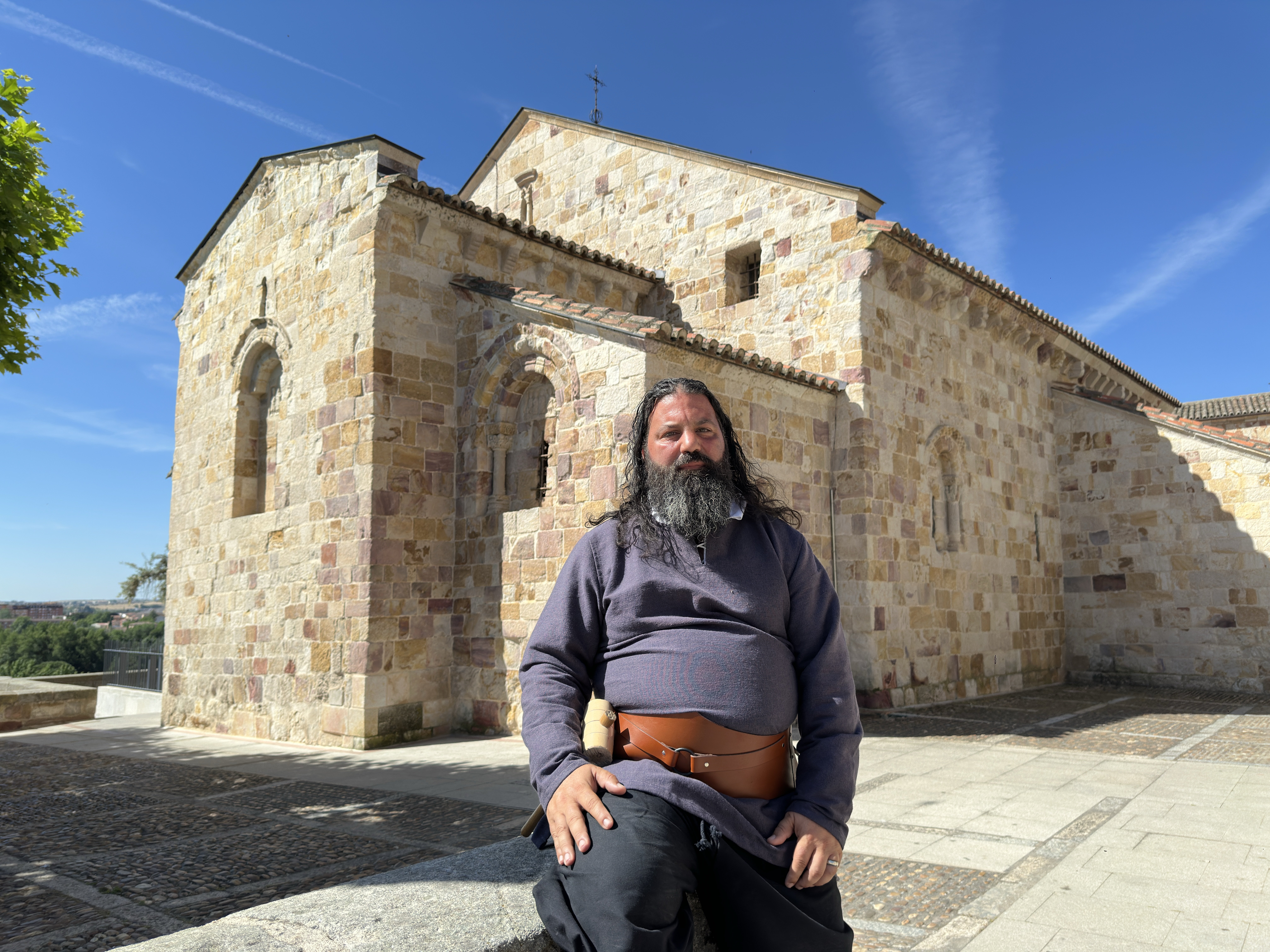 Visitas nocturnas teatralizadas por la Milla Románica con el Cantero Tristán